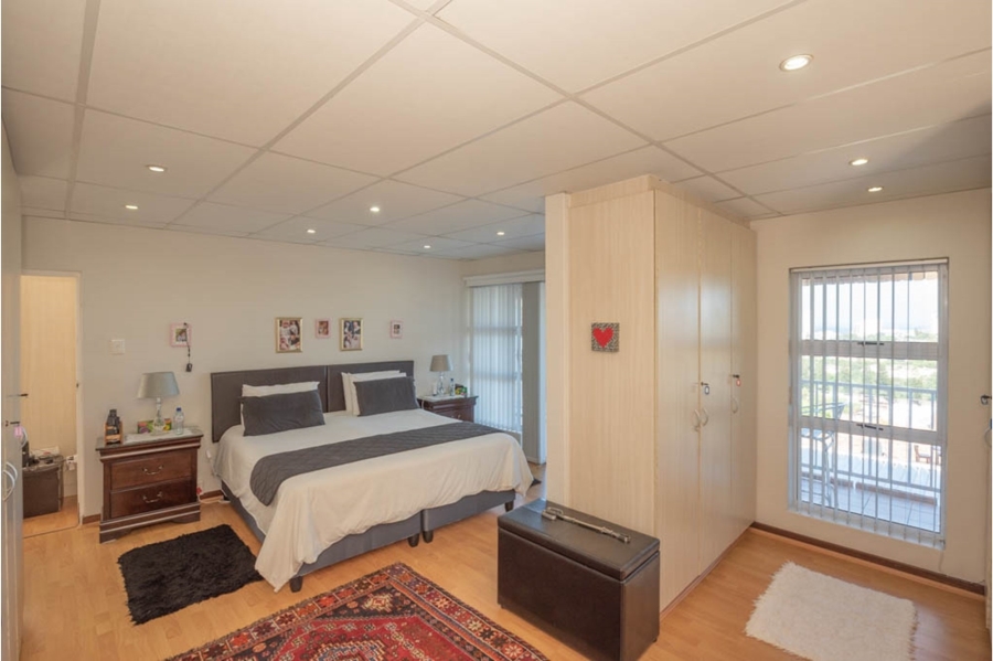 6 Bedroom Property for Sale in Humerail Eastern Cape